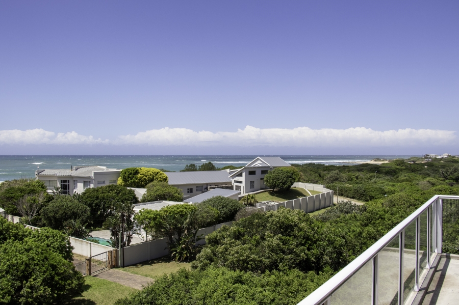 7 Bedroom Property for Sale in West Beach Eastern Cape